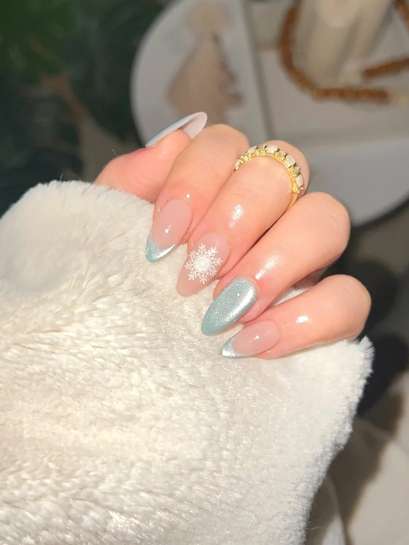 Frozen Snowflake Nails