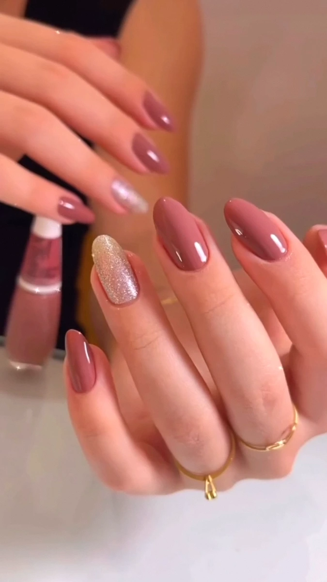 Nude Nails with One Glitter Accent